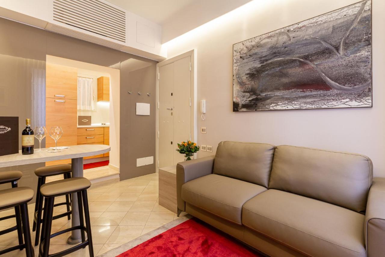 Harry'S Bar Trevi Luxury Apartments - Spagna โรม ภายนอก รูปภาพ