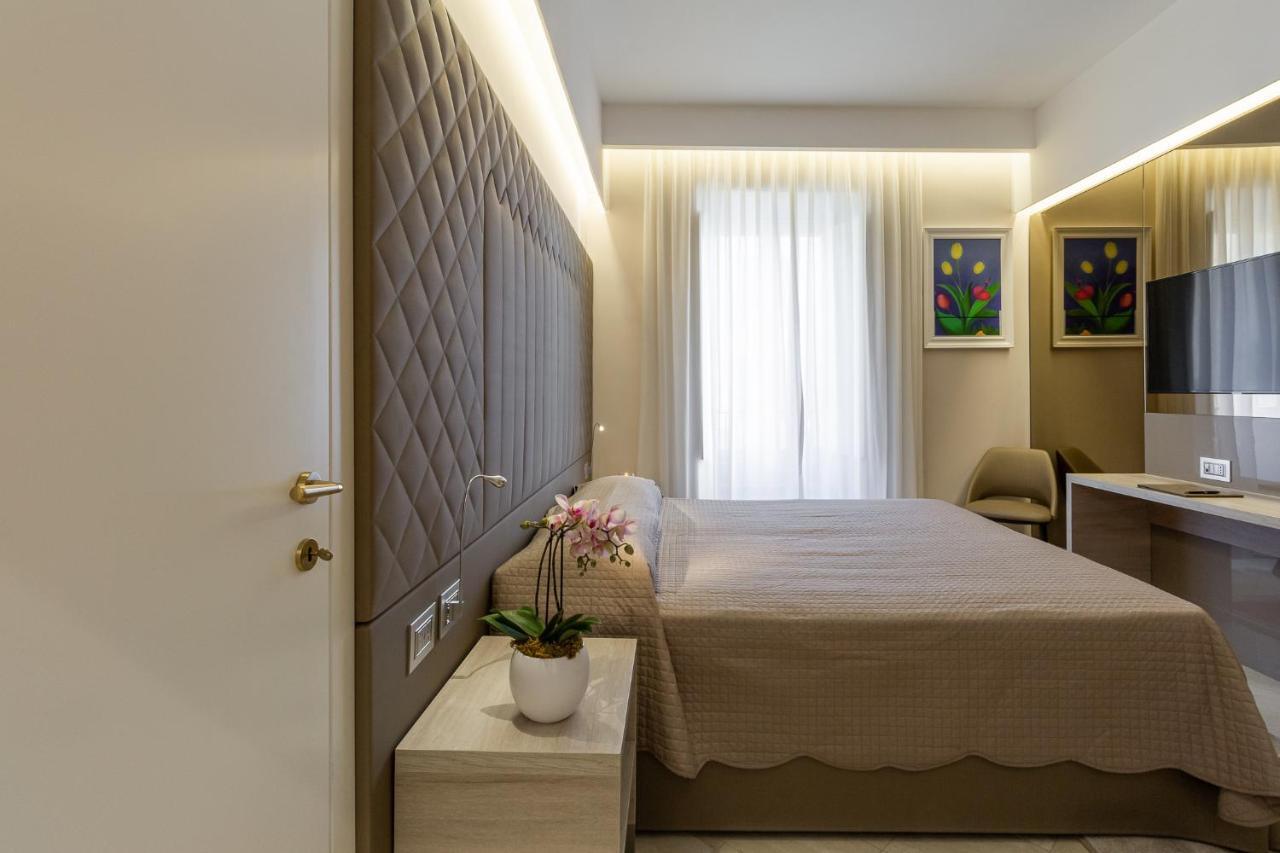 Harry'S Bar Trevi Luxury Apartments - Spagna โรม ภายนอก รูปภาพ