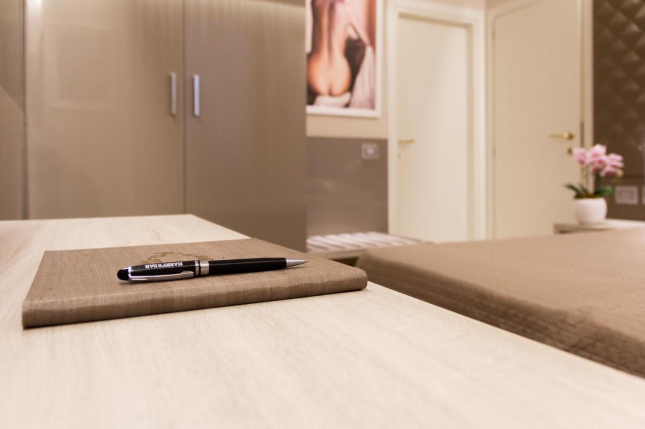 Harry'S Bar Trevi Luxury Apartments - Spagna โรม ภายนอก รูปภาพ